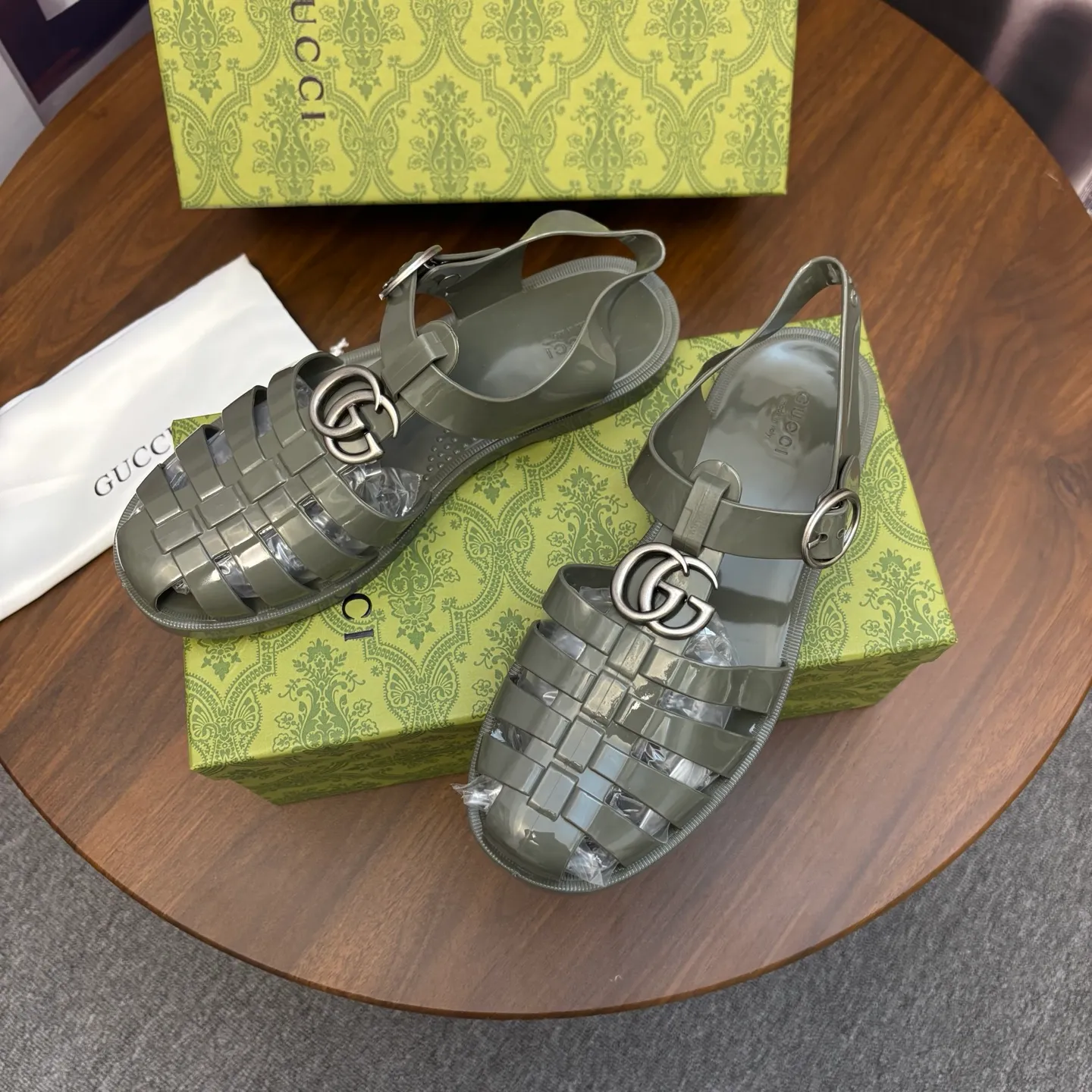 Men's shoes 260💰 [Gucci] Counter quality, top-quality original goods, real photos! Original TPU material, fine workmanship, comfortable; genuine 1:1 replica Size: 36 ~ 46 Half drag: 38 ~ 45